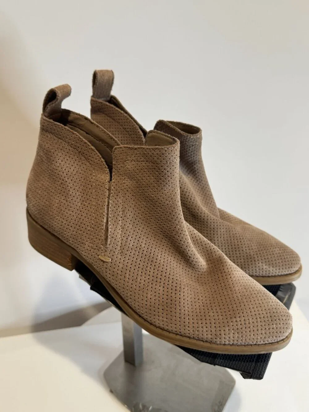Dolce Vita Ankle Boots size 8.5